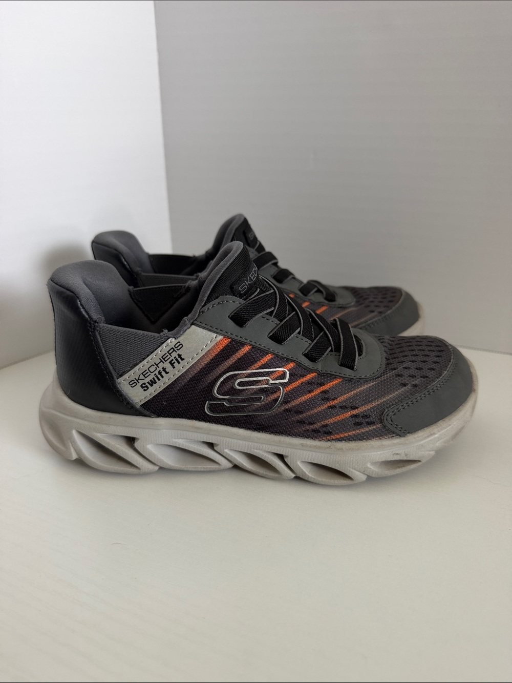 Skechers Kids' Gray & Orange Athletic Sneakers size 13